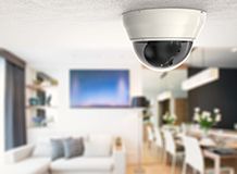 Cámara de videovigilancia en el interior de una vivienda